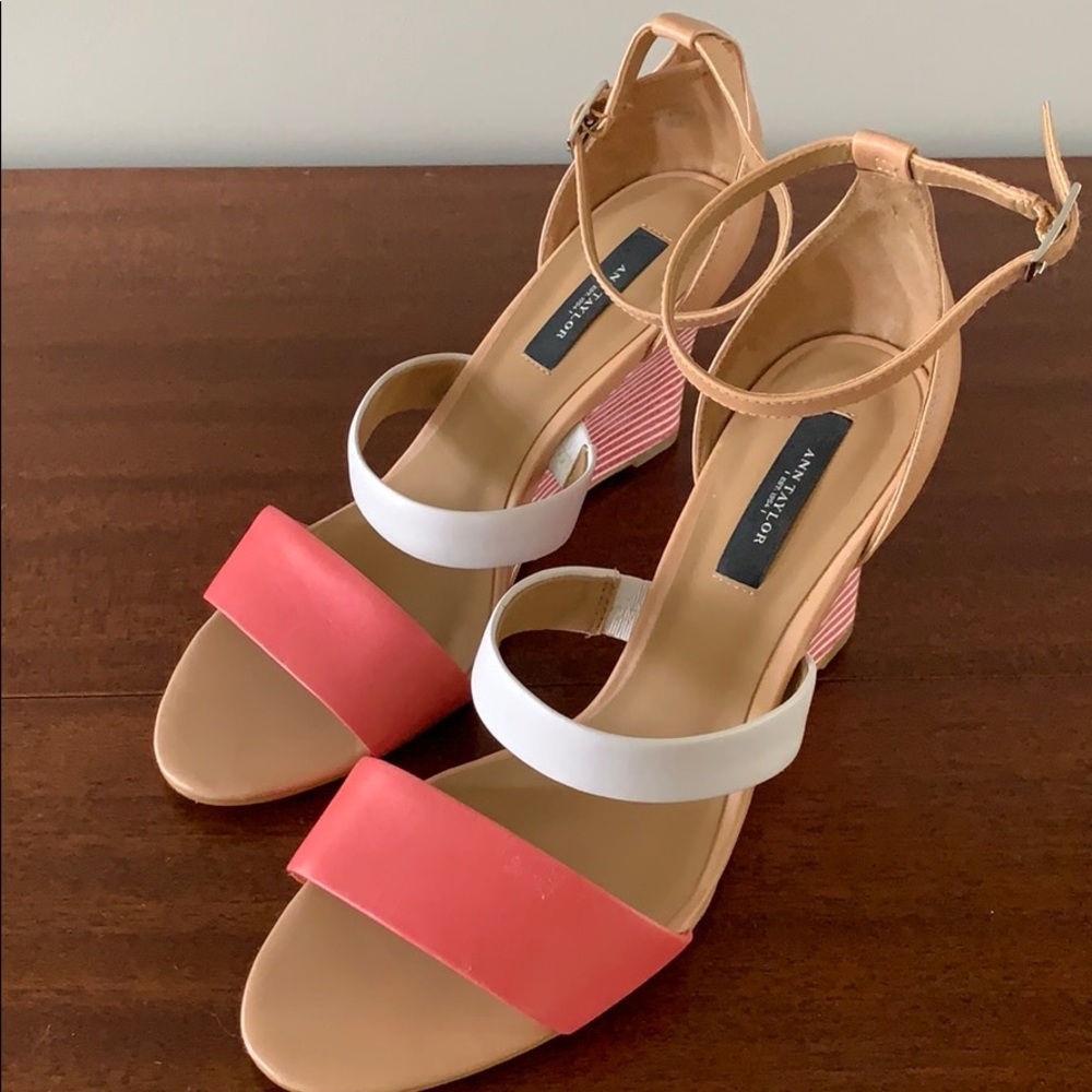 Ann Taylor size 9 wedge shoes